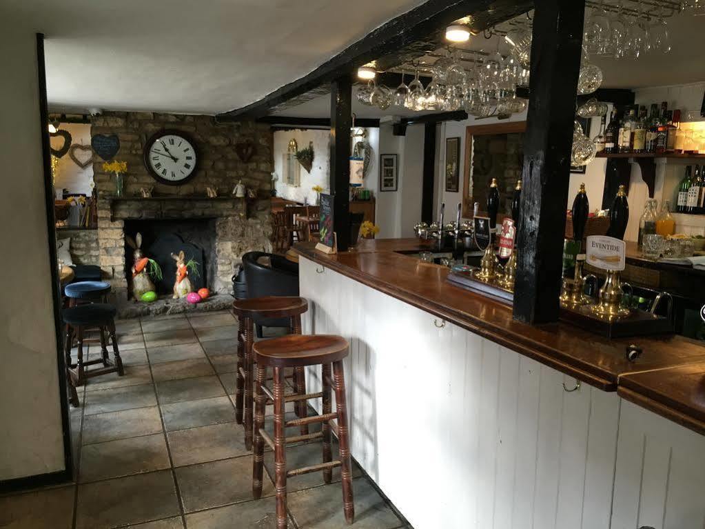 The White Hart Hotel Sherington Exterior foto